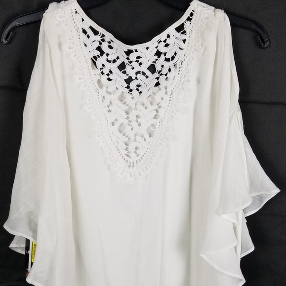 I.N. Studio Boho lace back top‎ - Picture 2 of 8